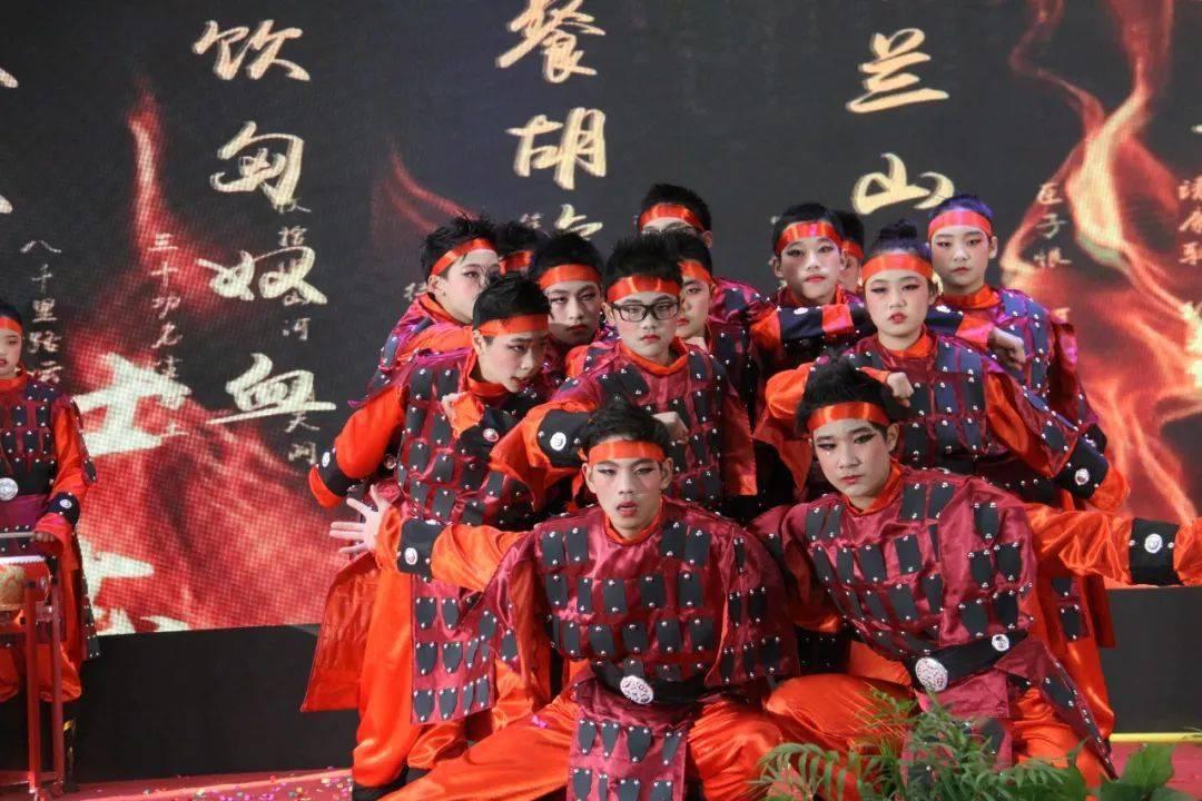 五彩果冻大相连